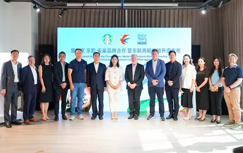 中国东航携手雀巢、星巴克升级云端咖啡体验